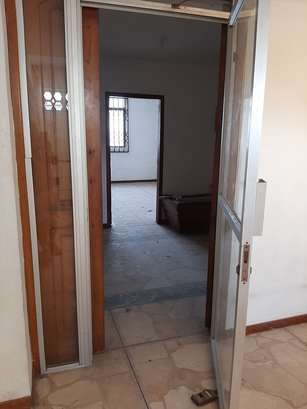 Thumbnail: CASA DE VENTA Y DEPARTAMENTO DE ARRIENO EN LA CIUDAD DE ESMERALDAS