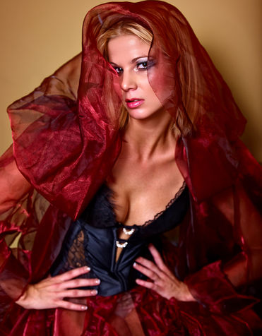 Photographie de mode réalisée lors d’un défilé de mannequins.