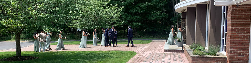 weddingPartyOutside