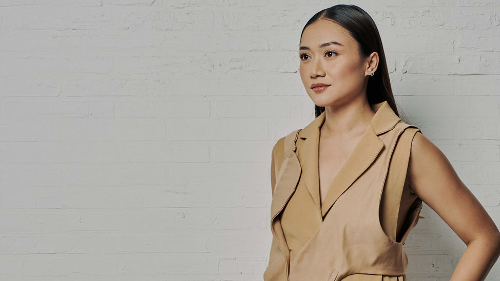 Cha Cruz Behag, layered fashion
