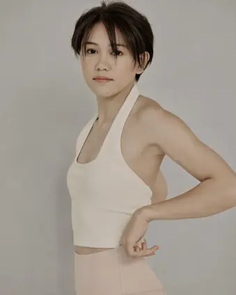Maicah Larroza, sporty, neutral