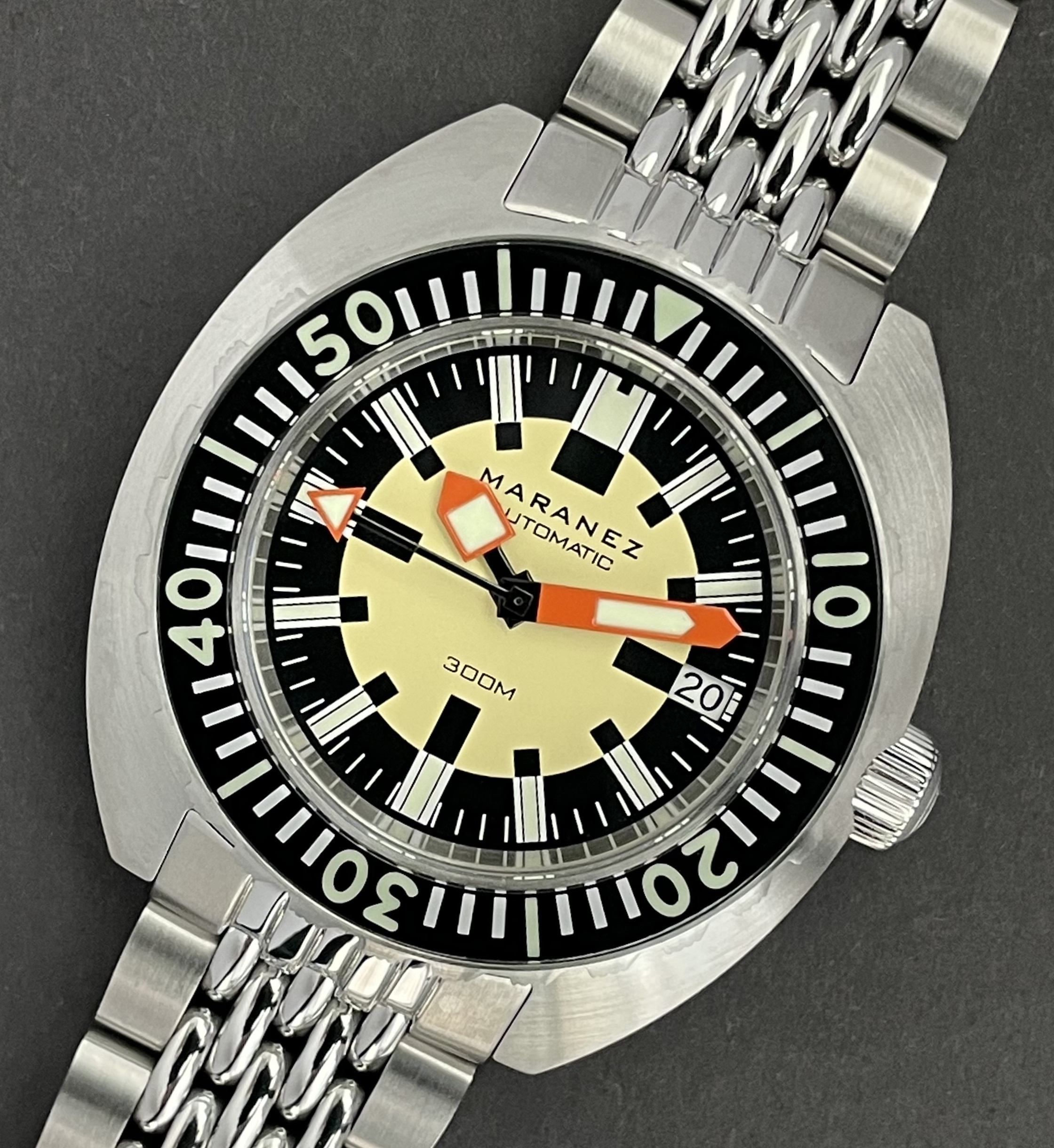 Samui Army cream diver bezel