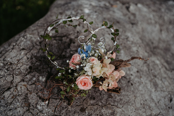 Hochzeitsdeko: Florale Deko für Ring Shot