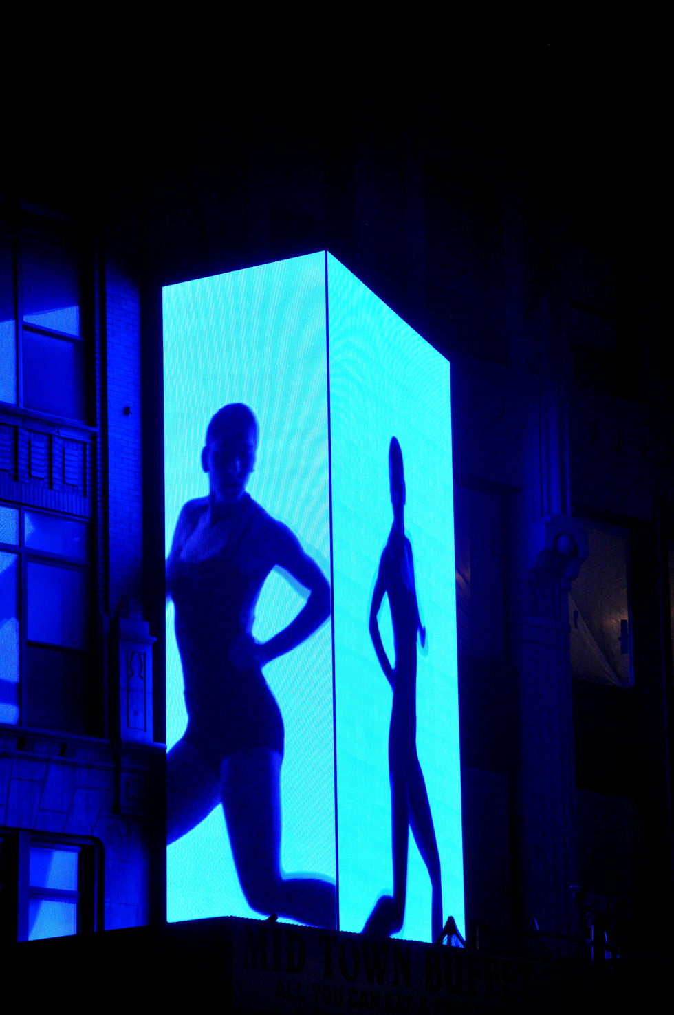 089 - Nocturnal Dance(r)s – Times Square