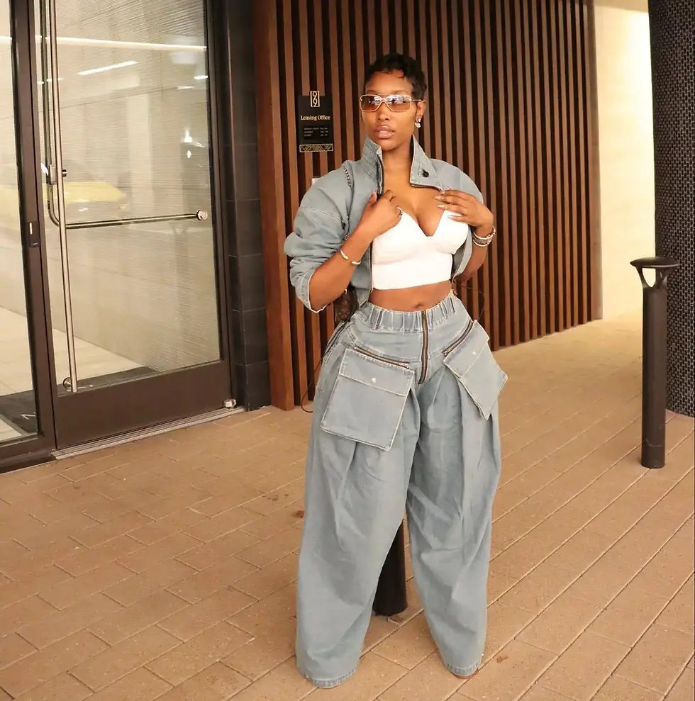 Thumbnail: Fashionable retro wide-leg, loose-fit, heavy-duty denim two-piece set.