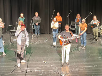 Skien Klima Orkester med elever fra musikklinja, 2.kl. på Skien Vgs, på Klosterøya. 
