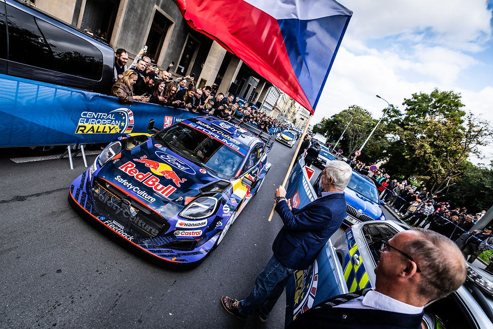 Tschechiens Präsident Petr Pavel eröffnete am Sonntag den Prolog für die Central European Rally und gab damit auch den offiziellen Startschuss für den zwölften Lauf zur FIA Rallye-Weltmeisterschaft (WRC) 2025.