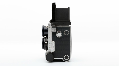 Mamiya C220 Pro Medium Format TLR Film Camera with -1:2.8 80mm Mamiya C220 Pro Medium Format TLR Film Camera with -1:2.8 80mm