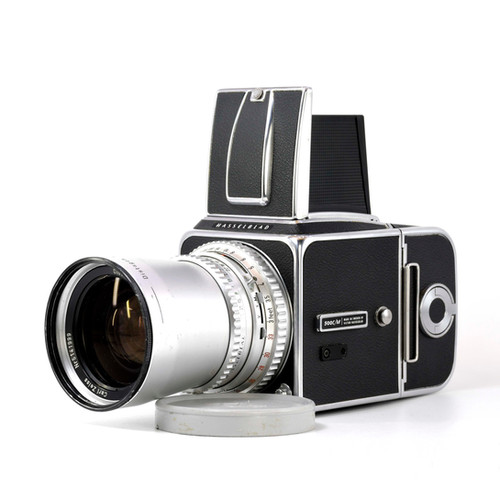 Hasselblad 500C/M Chrome with Carl Zeiss Distagon 50mm 1:4 T* Lens