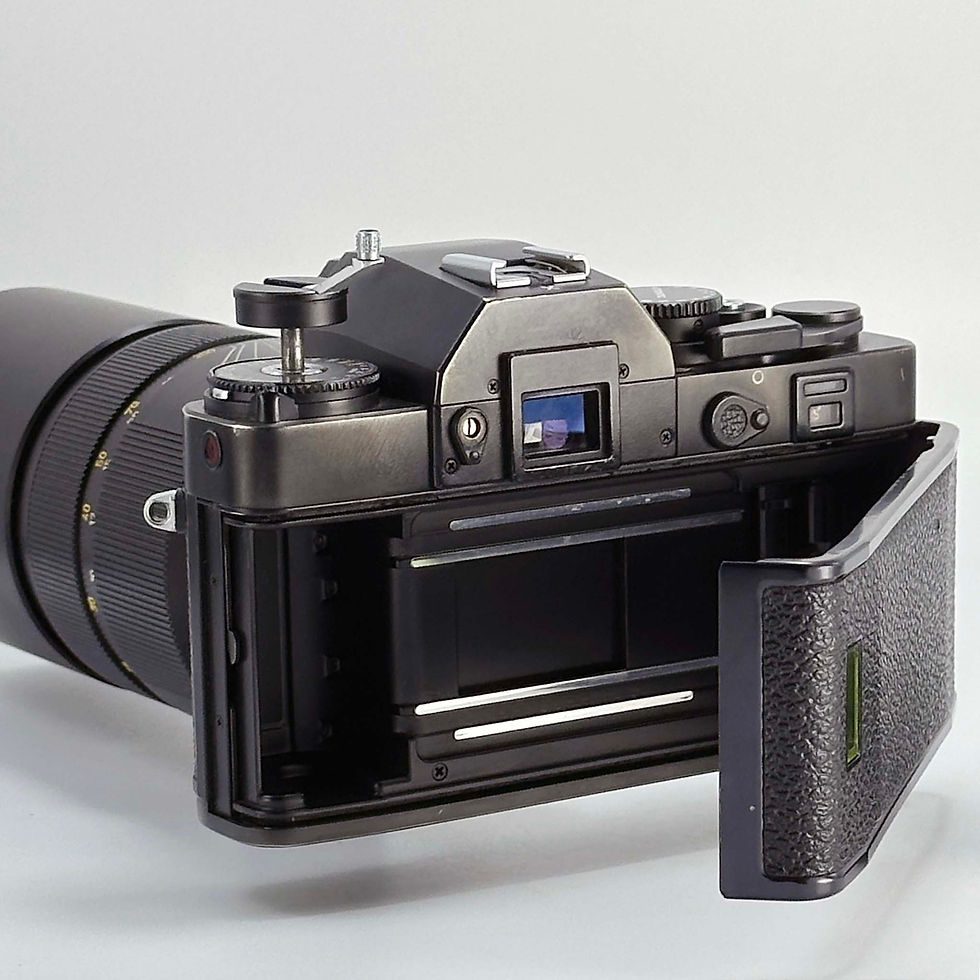 Thumbnail: Leica R3 Electronic 35mm SLR Camera with Leica 250mm f4 Telyt-R Lens