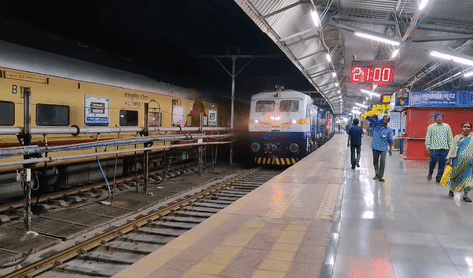 Protest breaks out at Secunderabad railway station over 'Agnipath' scheme, 1 died - The Daily Episode Network Protest breaks out at Secunderabad railway station over 'Agnipath' scheme, 1 died - The Daily Episode Network