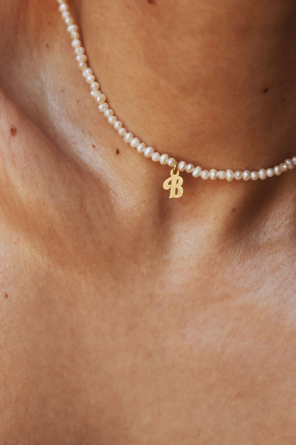 Miniatură: Initial Pearl Necklace