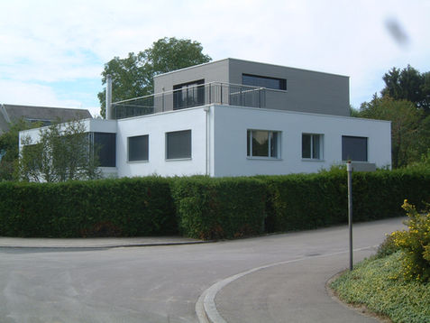 Wohnraumerweiterung anhand einer Aufstockung mit moderner Optik in Bülach