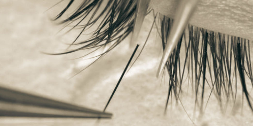 Lash extensions refill guide showing week-by-week lash growth, retention, and the ideal time for a lash infill to maintain healthy natural lashes and beautiful extensions.