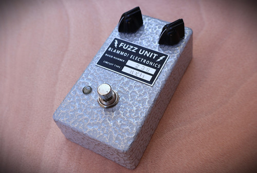 Smart Belle Fuzz / Tone Bender MK II系 The Most Beautiful Tone Bender MKII Fuzz I've Ever Played | Reeves