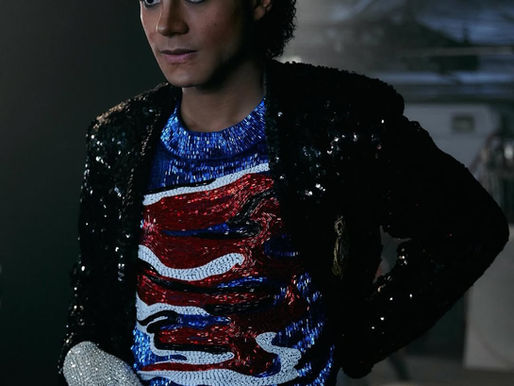 'Michael': Cinebiografia do rei do pop deixa de lado a complexidade e polêmicas e emociona do início ao fim