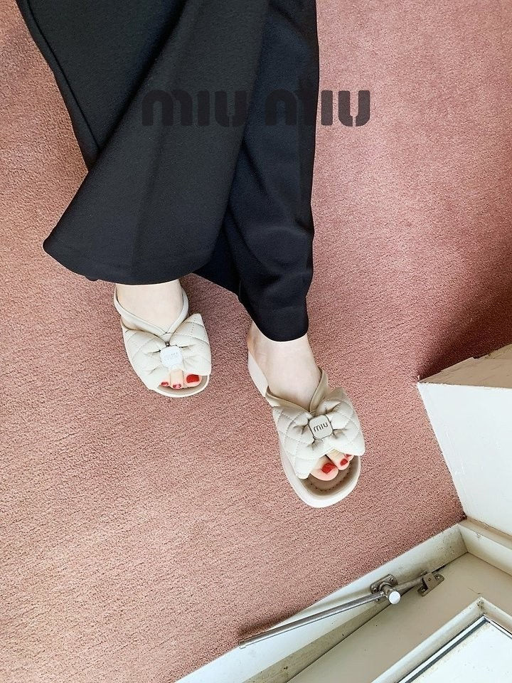 섬네일: [230-250] 미우미우 사각장식 가오리 쿠션 슬리퍼