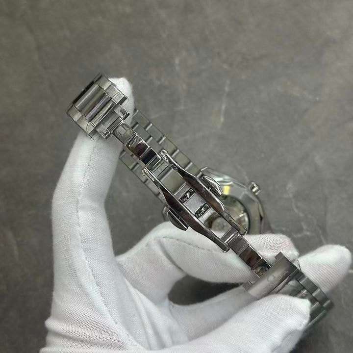 섬네일: 오메가 씨마스터 아쿠아 테라 쉐이드 41mm