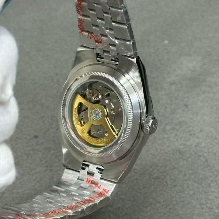 섬네일: 롤렉스 랜드 드웰러 40mm 블루
