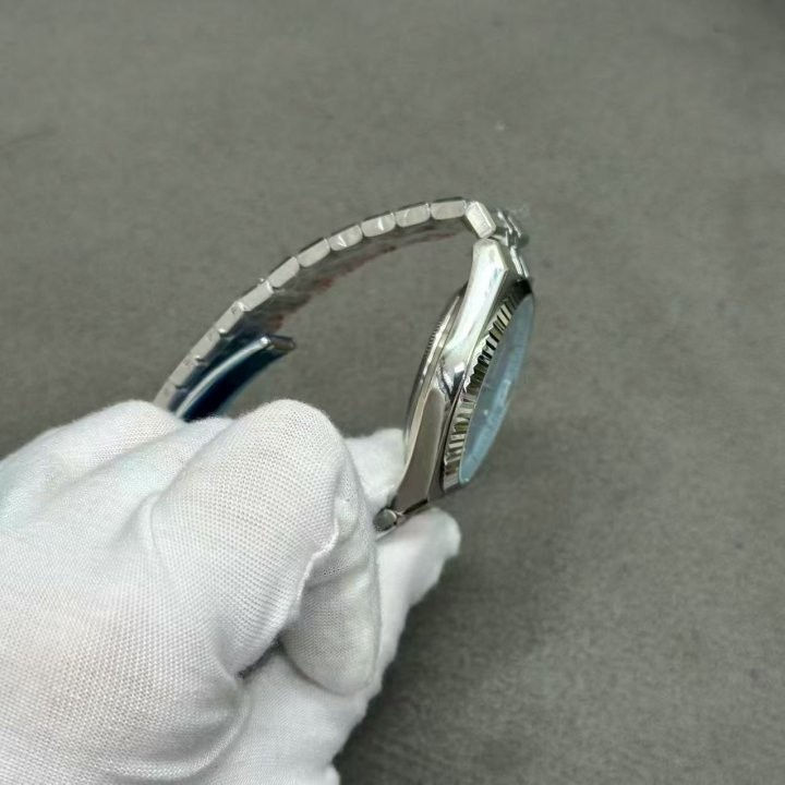 섬네일: 롤렉스 랜드 드웰러 40mm 블루