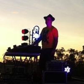 Live Music Cairns. 3's A Crowd.