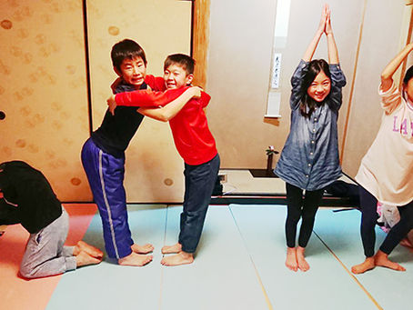 「キッズヨガ」