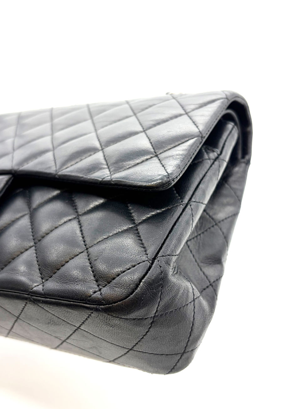 Thumbnail: CHANEL CLASSICA MEDIA