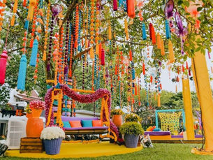 Select the perfect wedding colours and decor