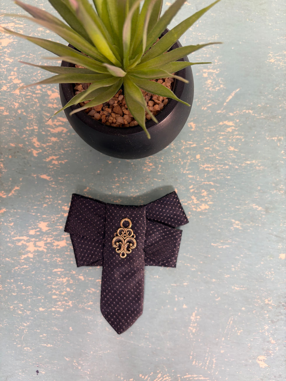 תמונה ממוזערת: עניבת סיכה אפור כהה