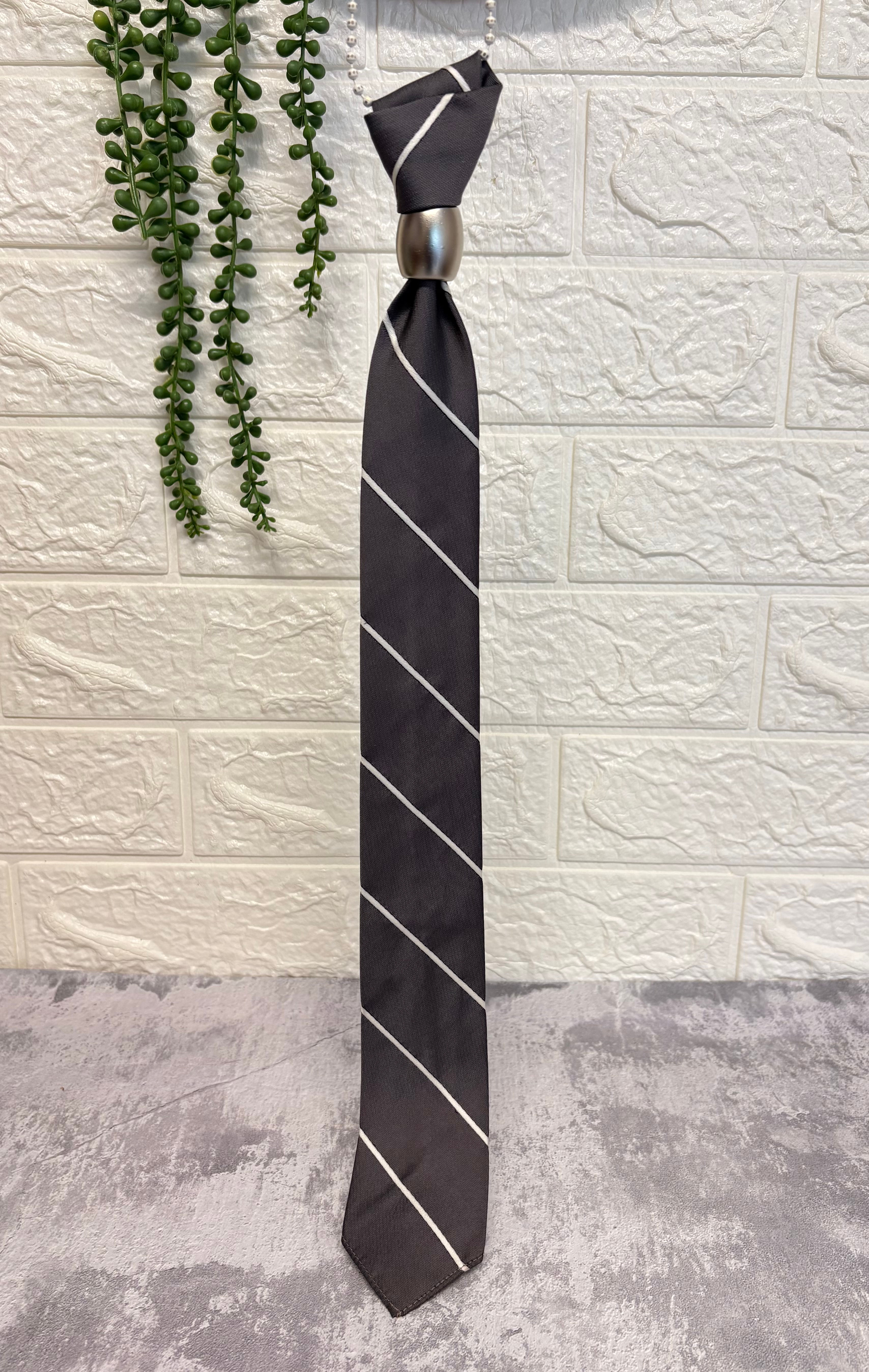 אפורה קלאסית