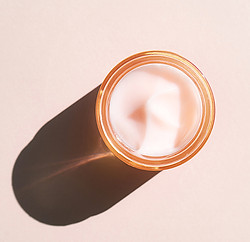 Beauty_Cream_Container_732x549-thumbnail.jpeg