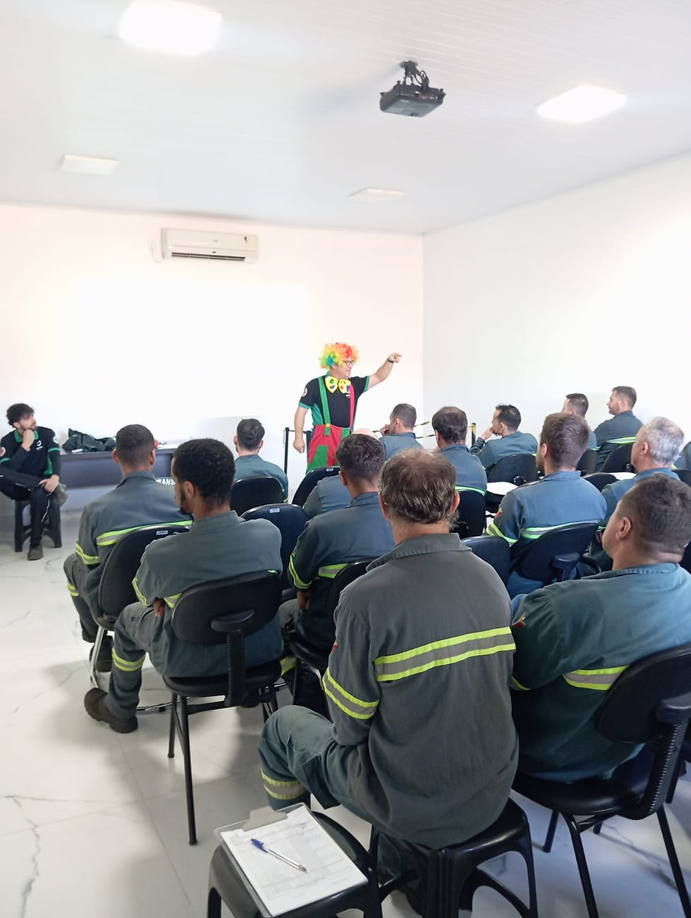 Palestra do Abril Verde reforça a importância da atenção e segurança na Transferro