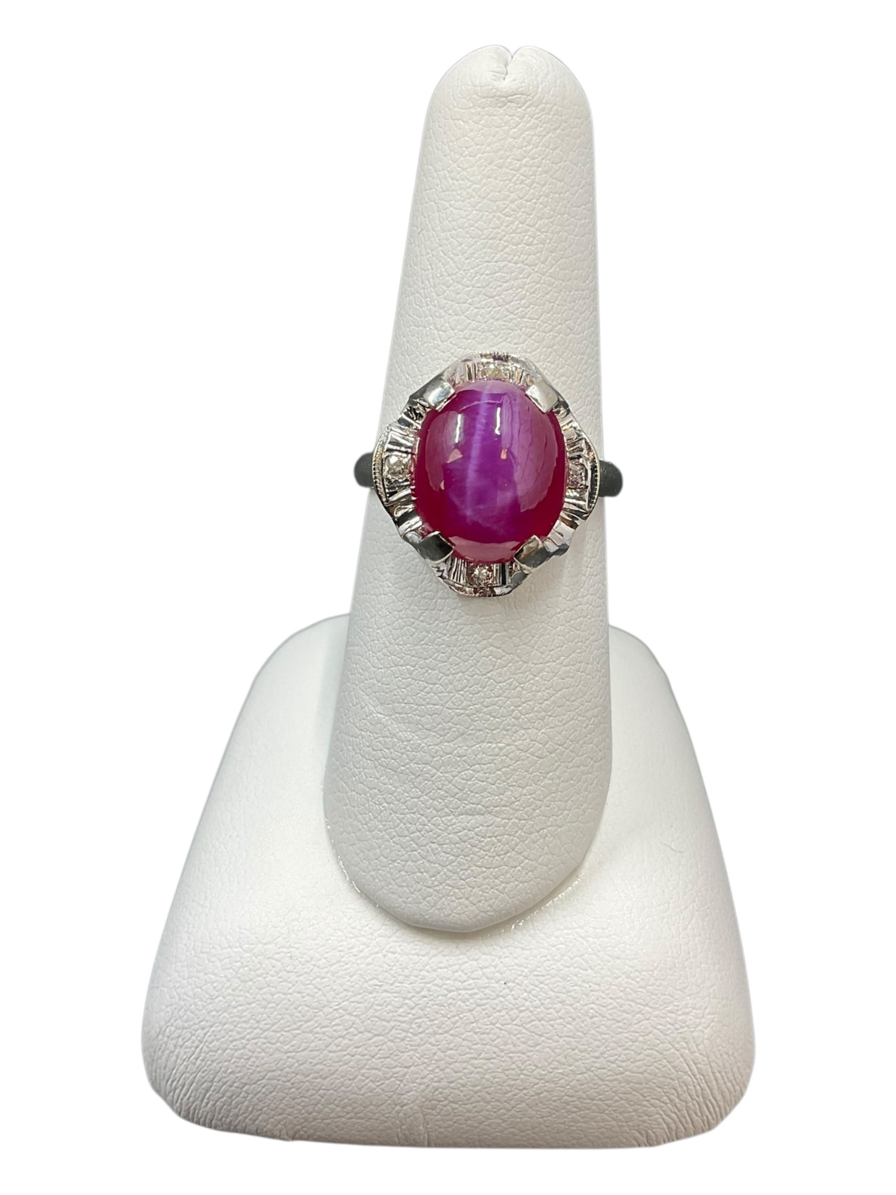 14KWG Red Star Sapphire Ring 3.6DWT