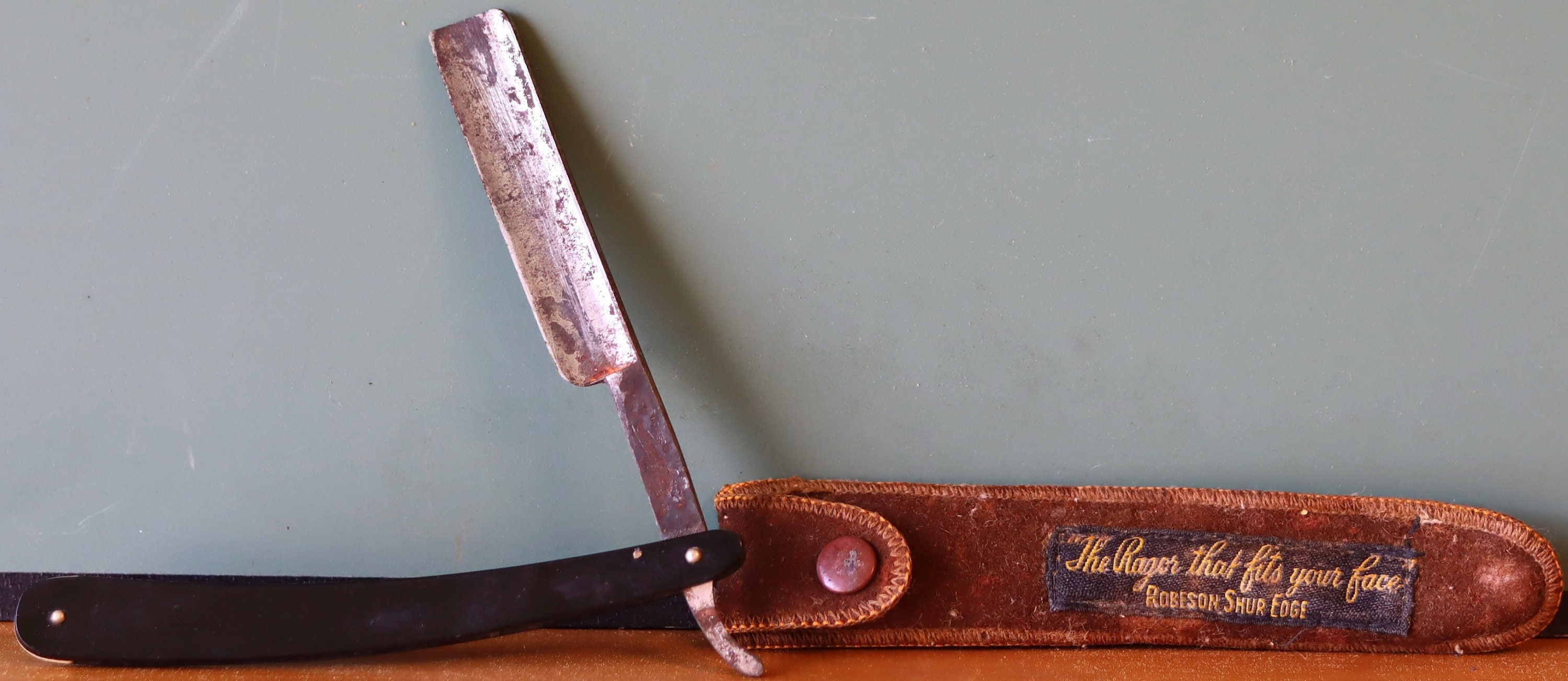 Vantage Roberson Shur Edge razor. with cloth sheath with name