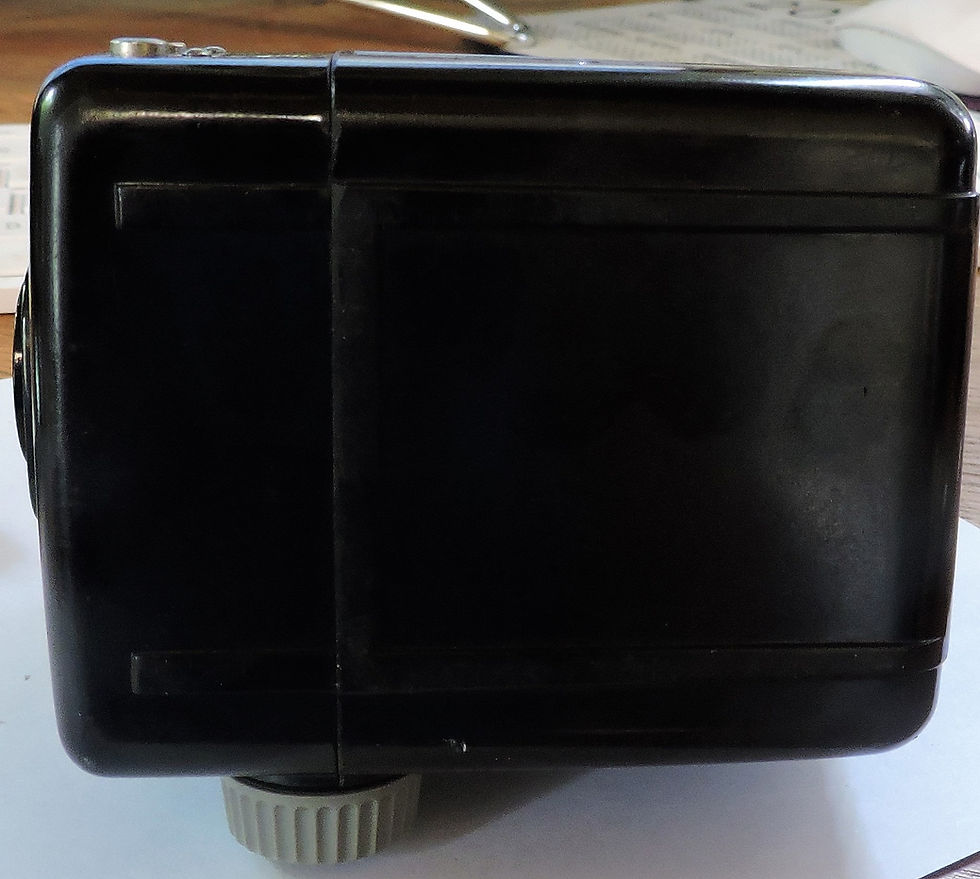 Thumbnail: Vintage Kodak brownie Hawkeye flash camera
