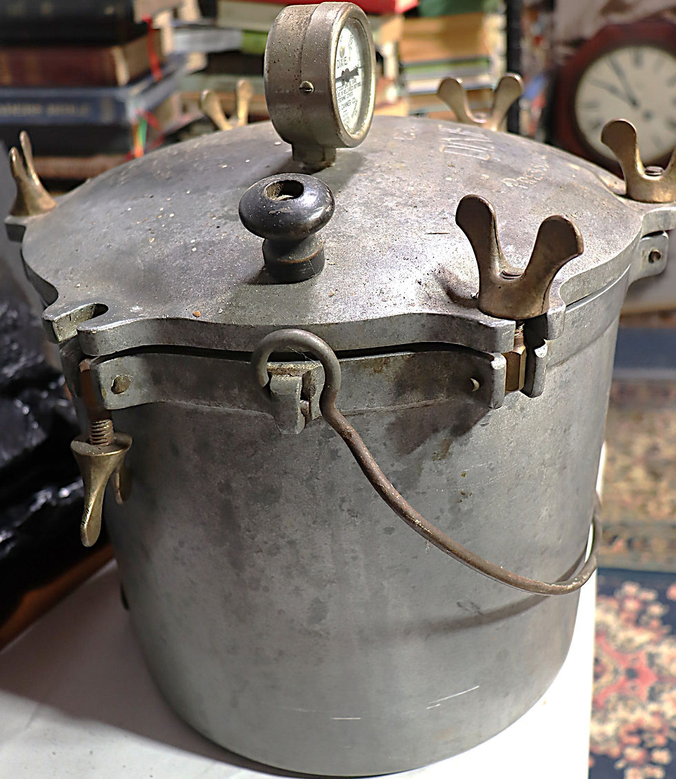 Thumbnail: Vintage 12 quart aluminum Dixie Pressure Cooker Canner Roanoke VA Not tested