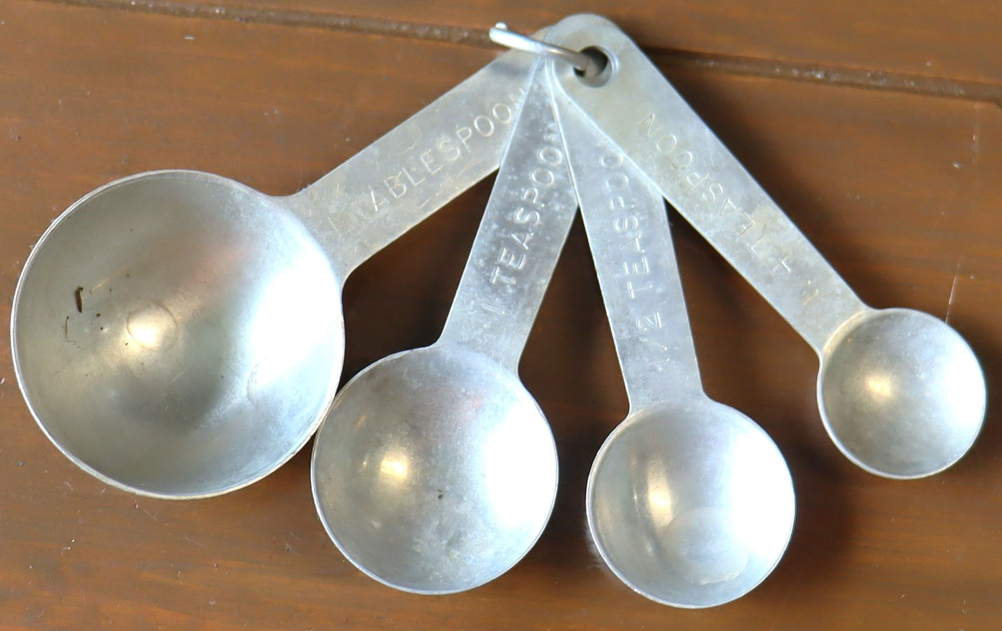Set of 4 aluminum measuring spoons Table, teaspoon 1/2 and 1/
