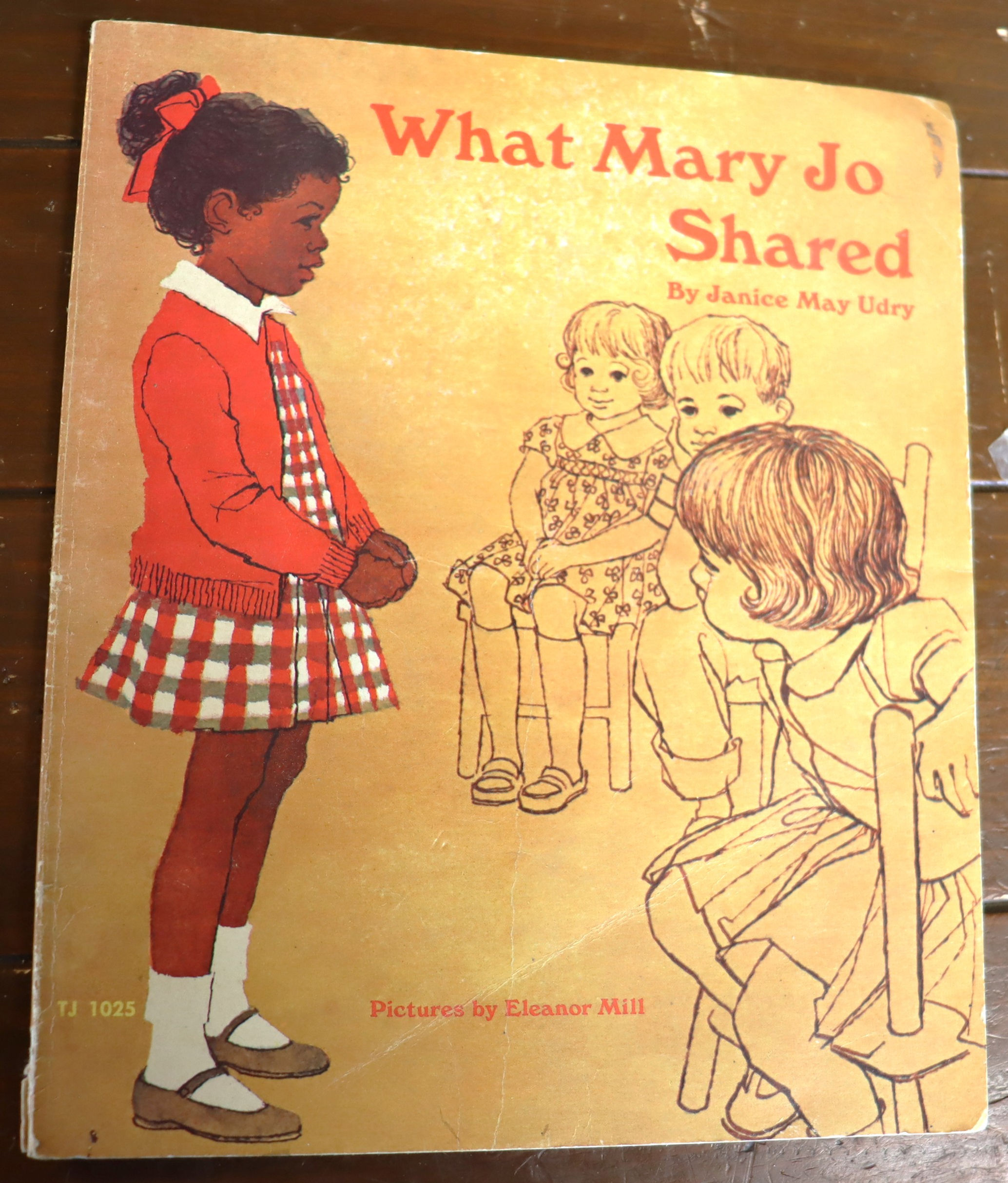 What Mary Jo Shared by Janice May Udry 1966 Scholastic Books