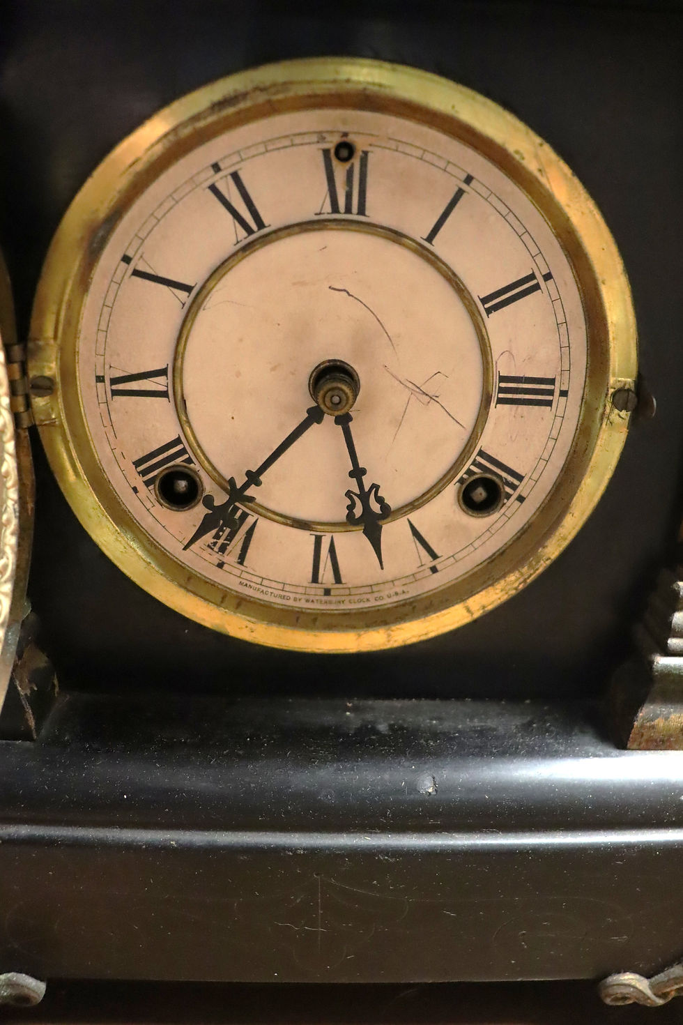 Thumbnail: Vintage Waterbury mantle clock non working