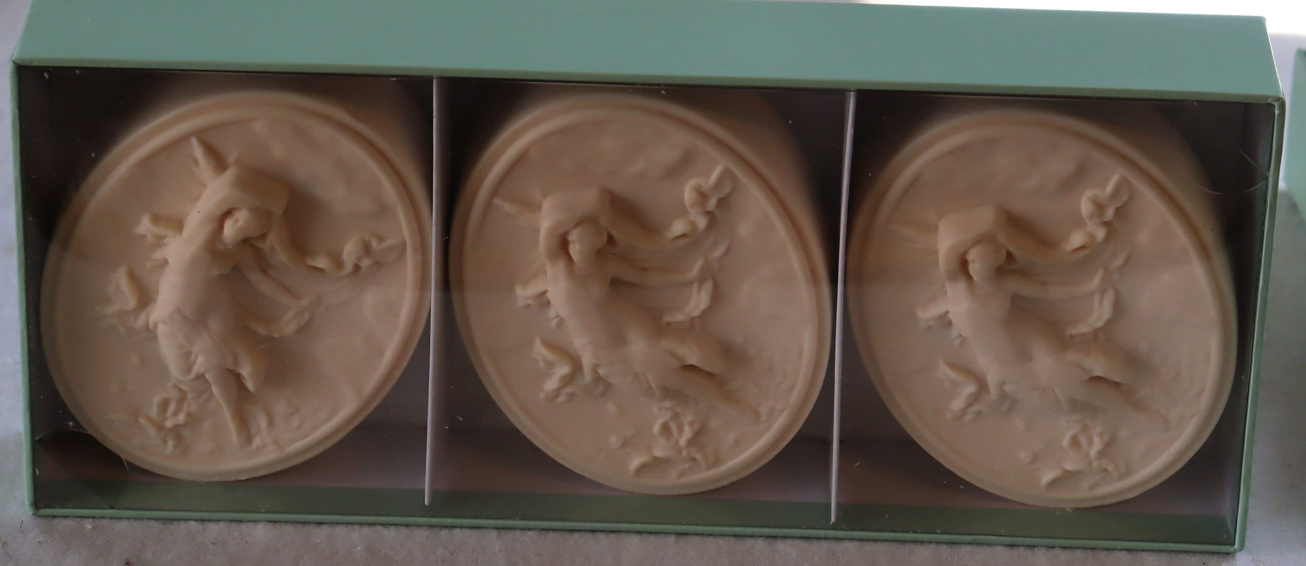 Vintage Cameos Vetyver moisture soaps new unused