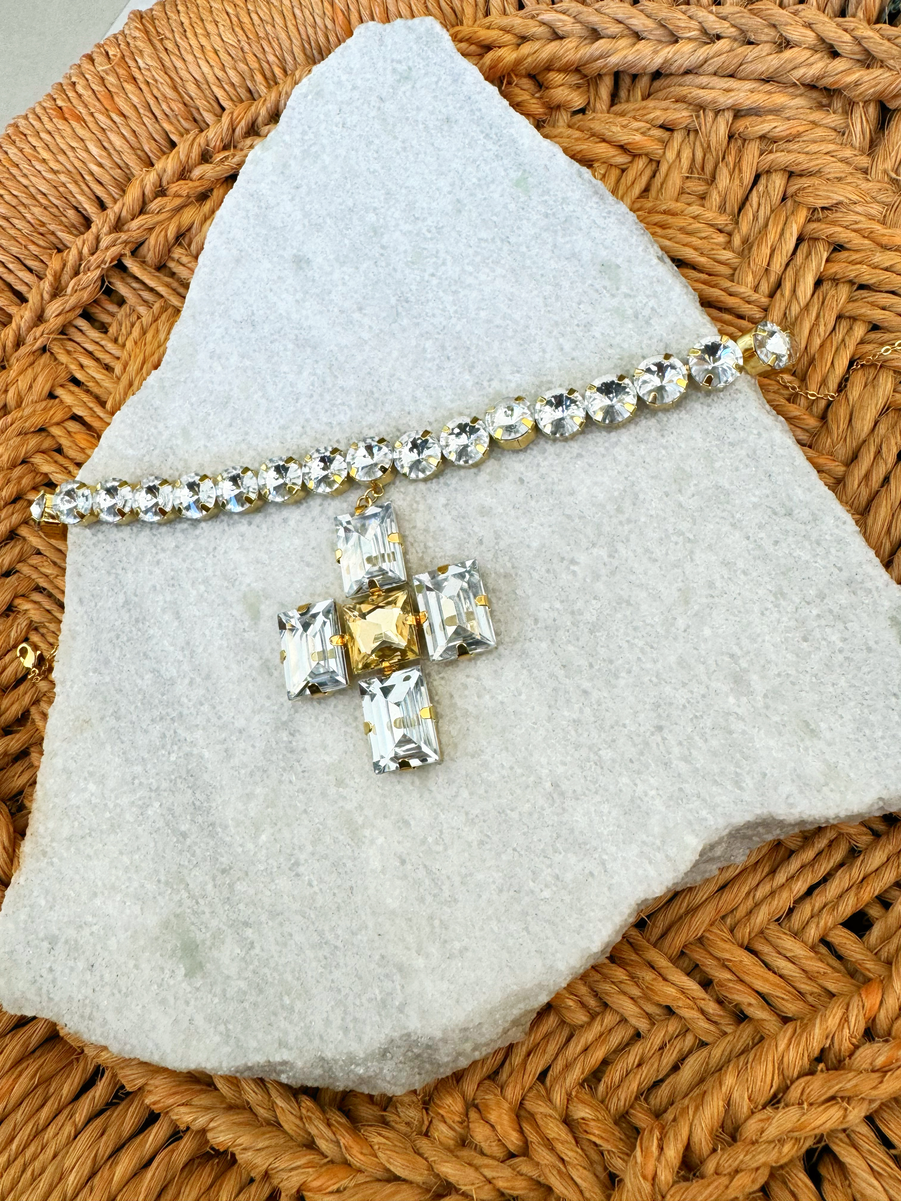 CHOKER PEDRARIA CRUZ PRATA