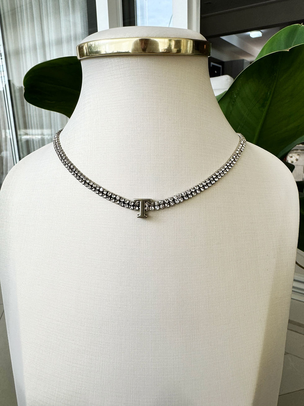 Miniatura: CHOKER BRILHOS LETRA PRATEADA