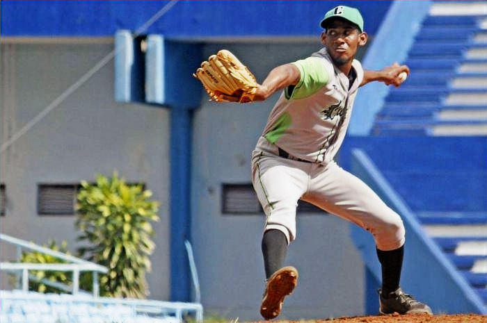 Islay Sotolongo realizó gran relevo ante Las Tunas. (Foto por Boris Luis Cabrera)