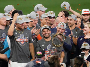 Astros de Houston ganan Juego 6, 4-1 sobre Philadelphia, y se titulan en la Serie Mundial 2022
