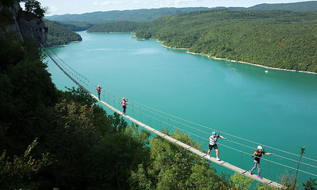 via-ferrata-jura-lac-vouglans-moirans-en-montagne-regardoir-itineraire-e1611738926979.jpg