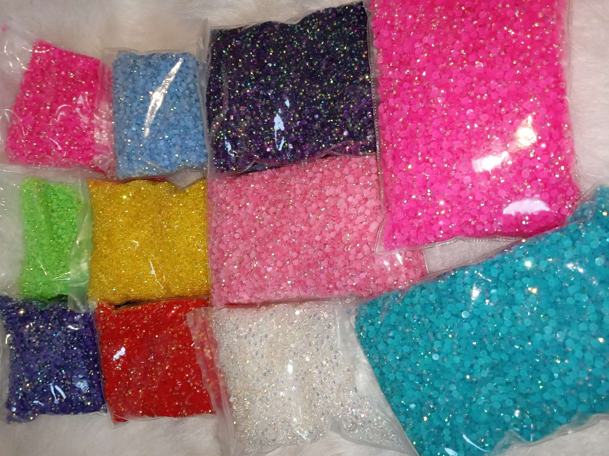 Bulk jelly rhinestones