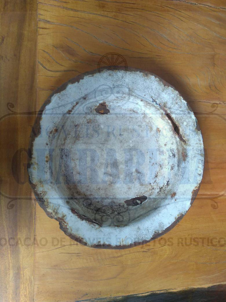Prato antigo esmaltado para decoração (0,22m diâmetro).