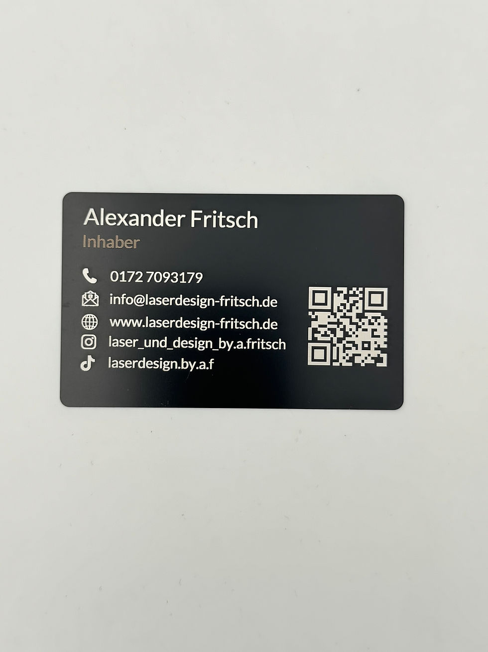 Miniaturbild: Visitenkarten auf eloxiertem Aluminium