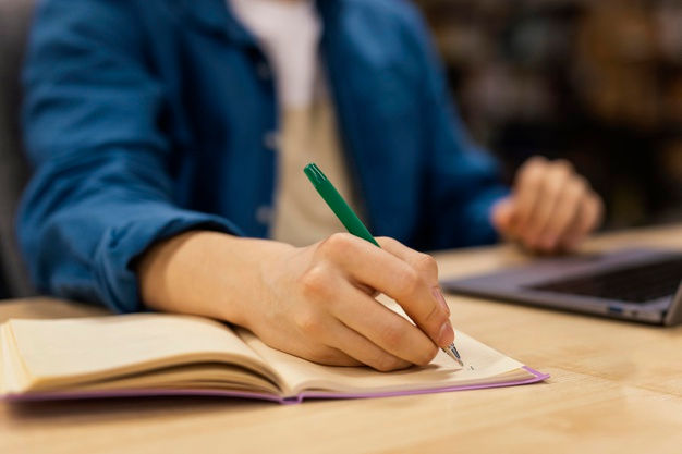 O NOVO PAPEL DO DOCENTE, E A ANDRAGOGIA NA EDUCAÇÃO SUPERIOR