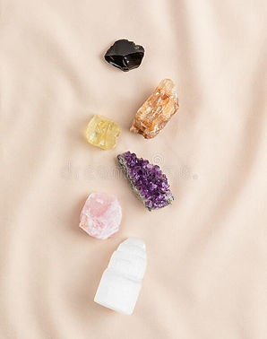 cristales-de-chakra-reiki-curativos-piedras-preciosas-para-el-bienestar-desestrés-meditaci